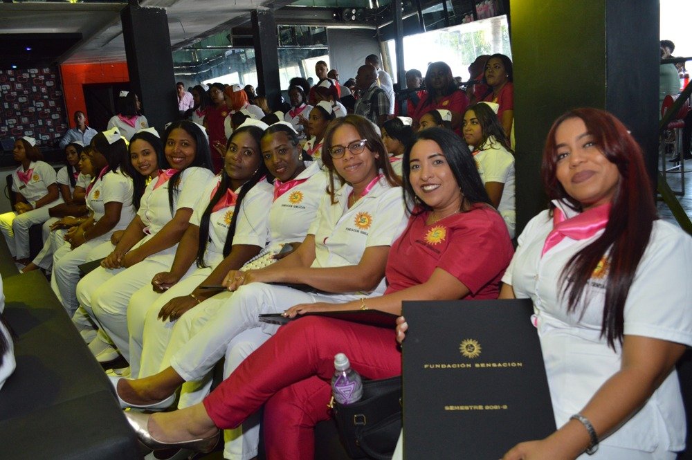 Fundación Sensación gradúa centenares de Auxiliares en Enfermería, Quirófano y Geriatría.