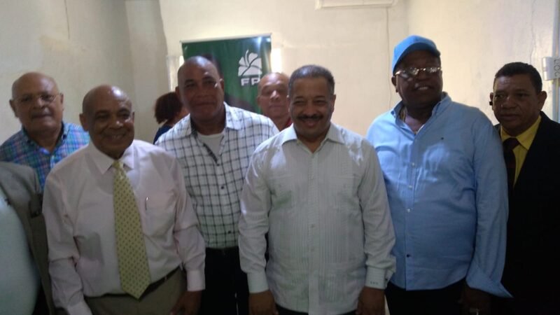 El CPSC se juramenta en PUM para apoyar al Ex presidente Leonel Fernandez.