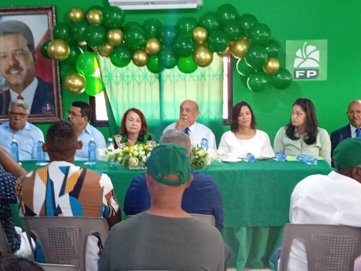 JURAMENTA A VICESECRETARIOS PROVINCIALES, MUNICIPALES Y DE RENCITOS  EN SAN CRISTÓBAL